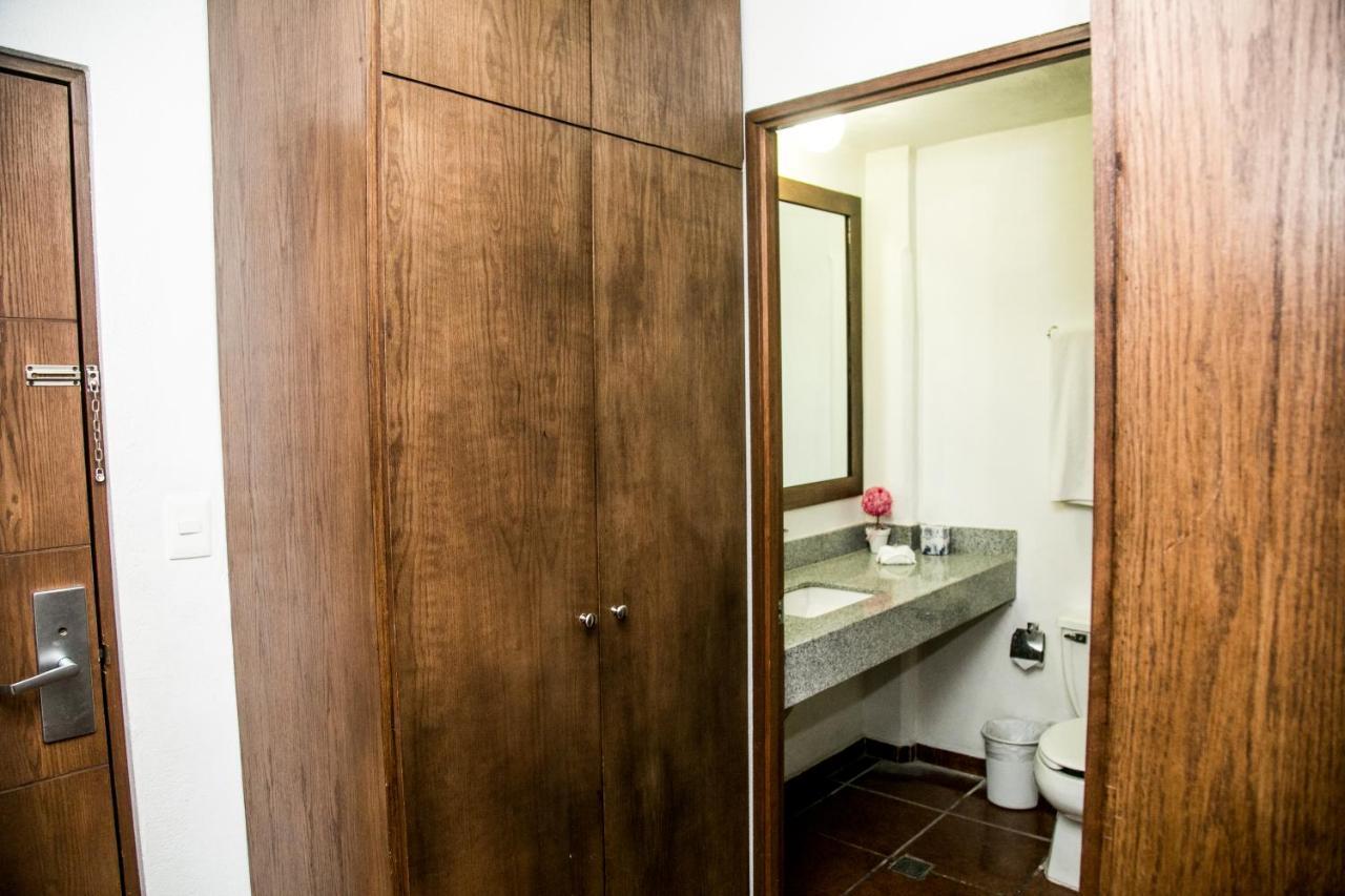 Booking Dioh 蒙特雷 外观 照片